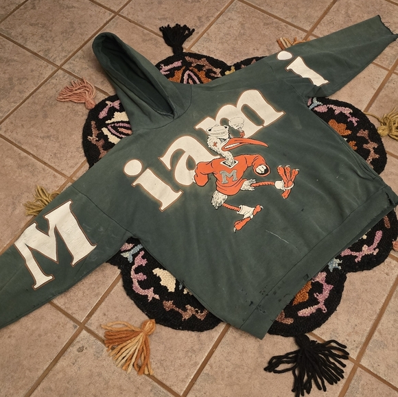 🔥🔥Vintage STRESSED OUT Green Miami Hurricanes Hoodie with Mascot Graphic🔥🔥 - Picture 2 of 11